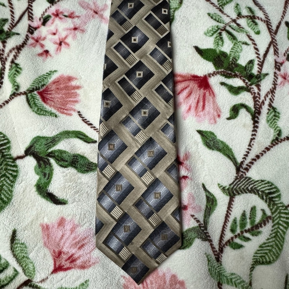 Claiborne Black and Gray Geometric Tie